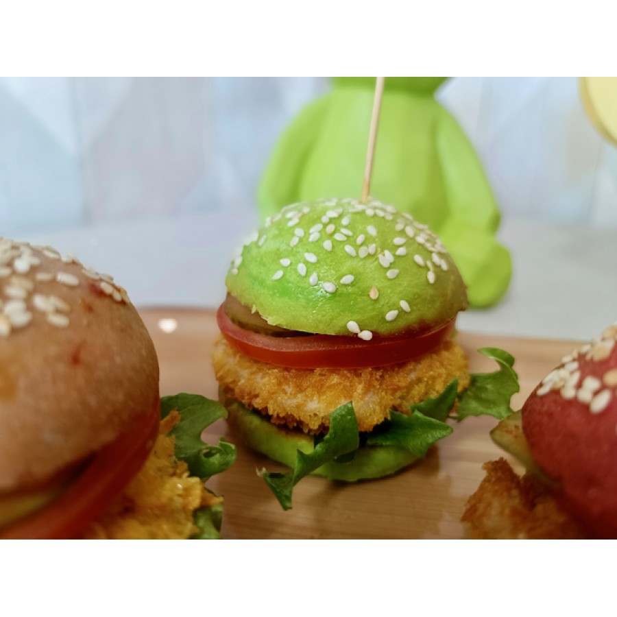 Цветной мини-бургер с курицей для детей